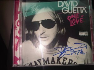 DG SIGNED CD